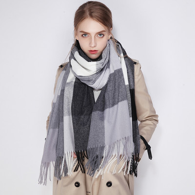 Novi model ženske karirane marame sa resama