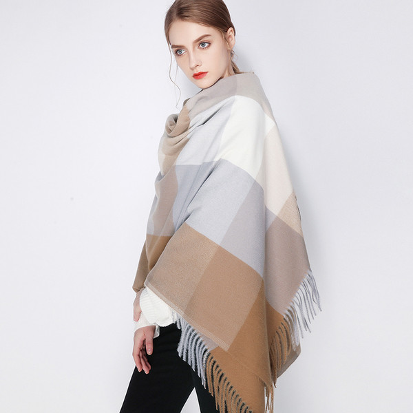 Novi model ženske karirane marame sa resama