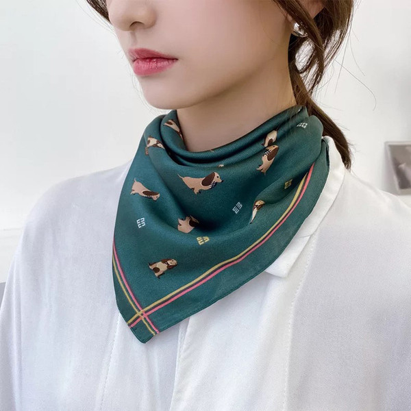 Πολύχρωμο γυναικείο κασκόλ με τύπωμα σκυλί