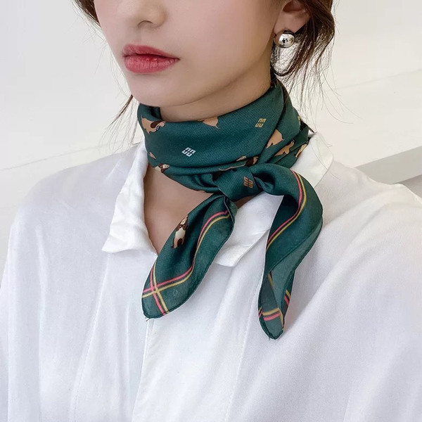 Πολύχρωμο γυναικείο κασκόλ με τύπωμα σκυλί