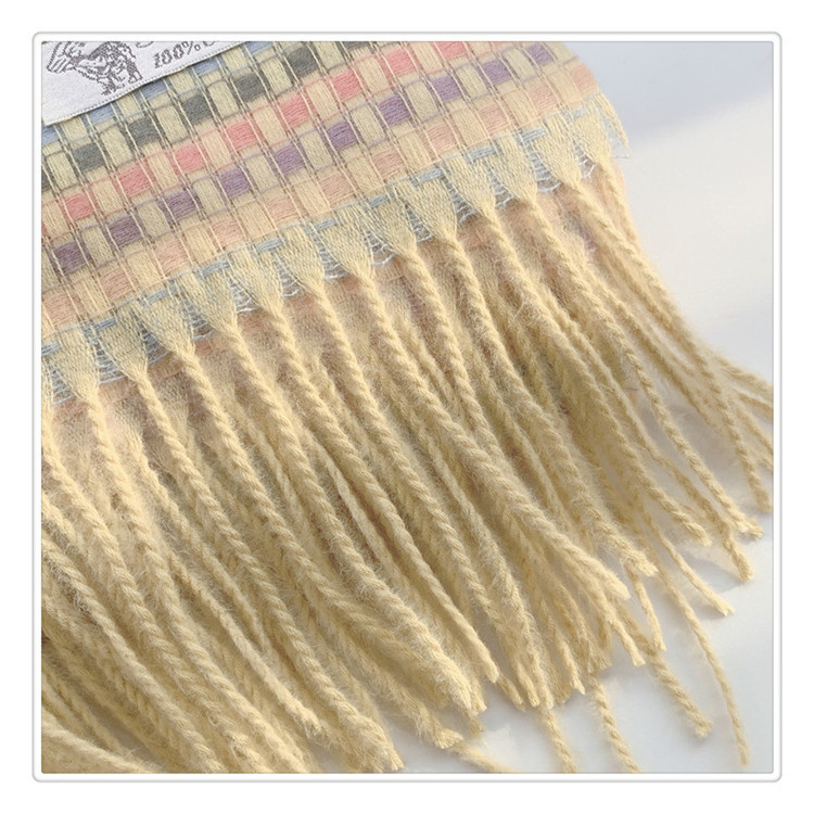 Ženski zimski šal s resama i raznim uzorcima