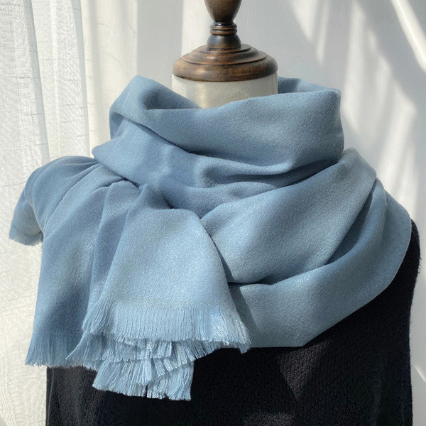 Ženski jednobojni šal pogodan za zimu