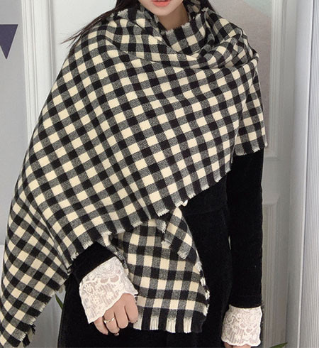 Ženski dugi karirani šal-pogodan za zimu