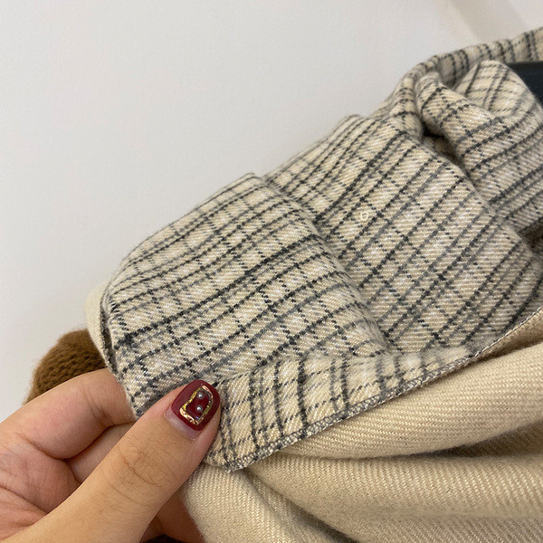 Moderan zimski ženski šal u četiri boje