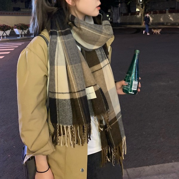 Ženski zimski šal sa sezonskim printom