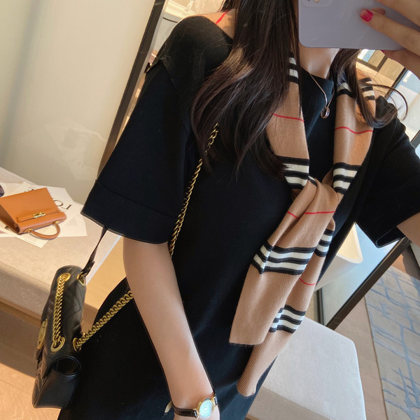 Ležerni ženski prugasti pleteni šal u tri boje