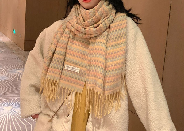 Ženski ležerni zimski vuneni šal s resama