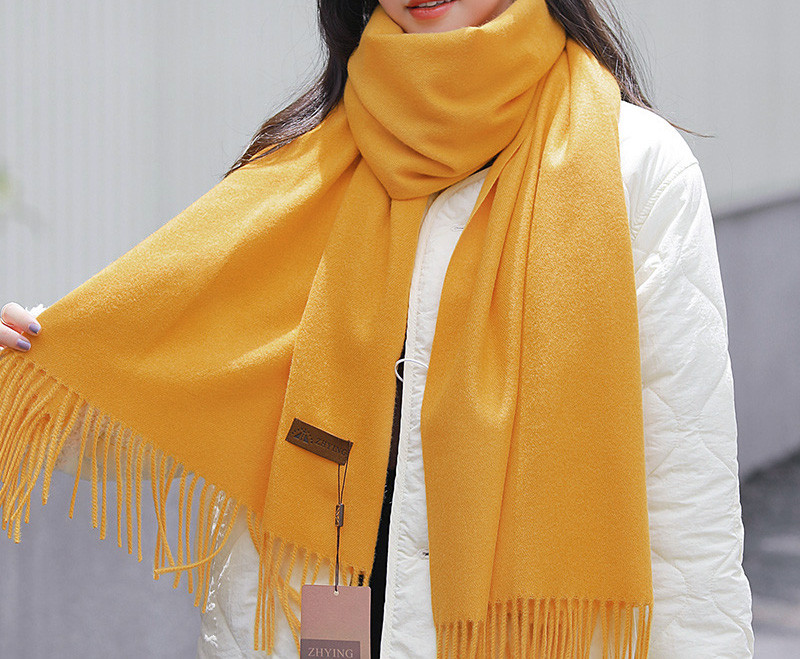 Ženski moderan zimski šal s resama