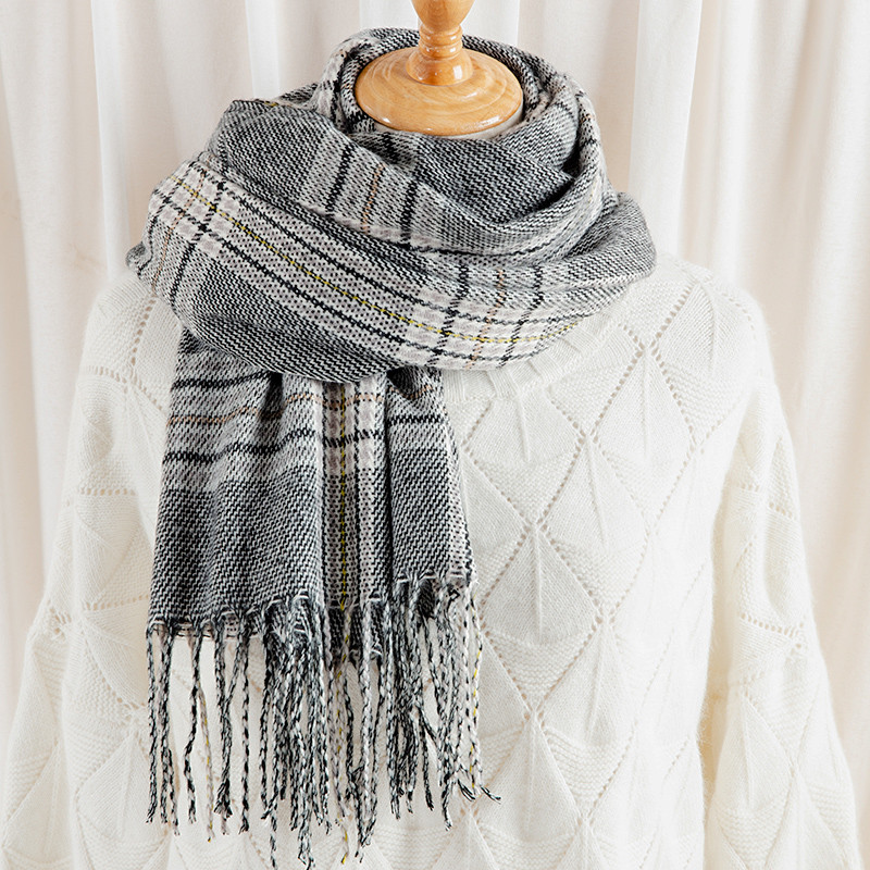 Ženski moderan zimski šal s resama