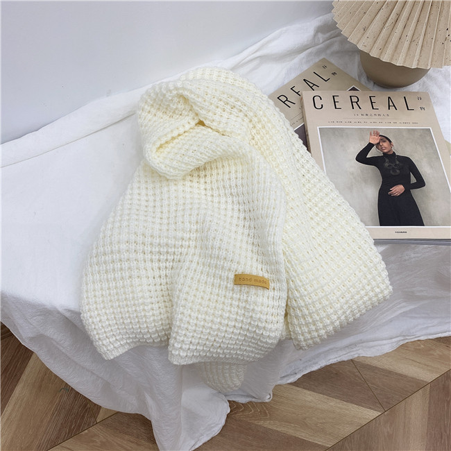 Pleteni zimski šal za žene, dostupan u različitim bojama