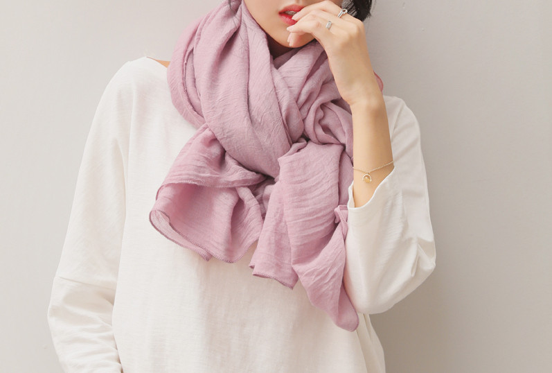 Dugi svileni ženski šal