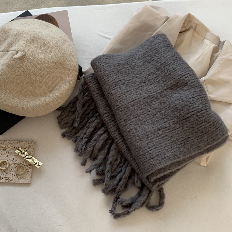 Debeli, dugi šal od kašmira za zimu