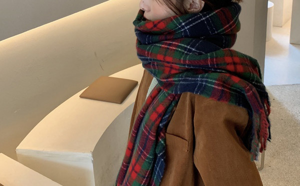 Ženski zimski karirani šal s resama