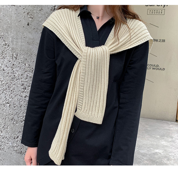 Novi model pletene ženske marame na vezanje