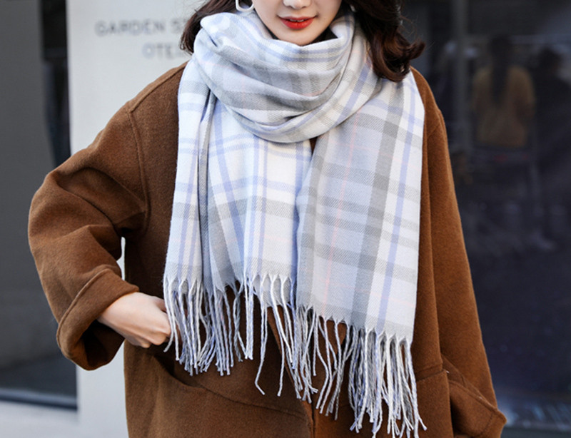 Дамски зимен кариран шал с ресни