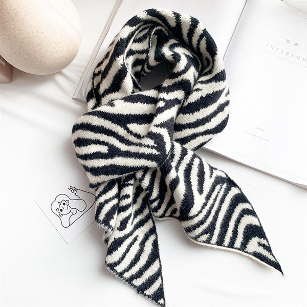 Novi model ženske marame sa zebra printom pogodan za zimu