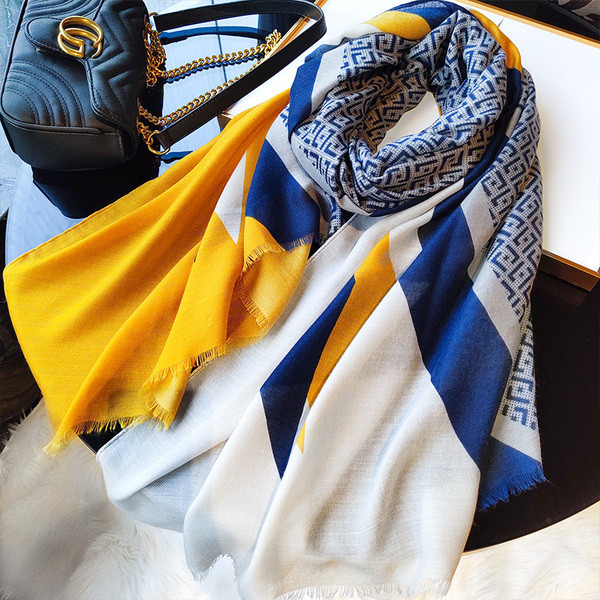 Aktuelna ženska trobojna marama od mekane tkanine