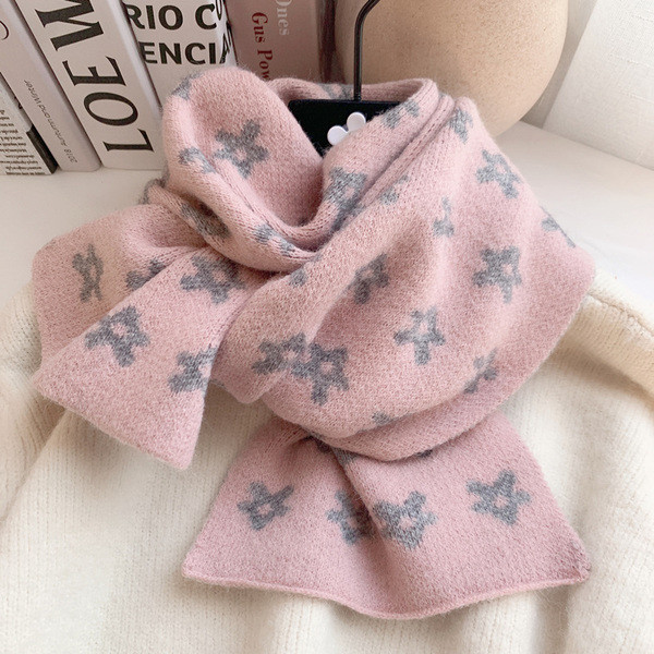 Ženski vuneni šal prikladan za zimu u retro stilu