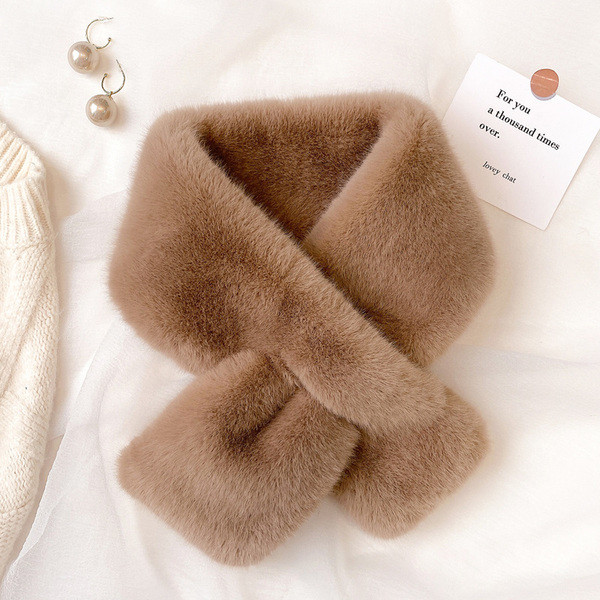 Jednobojna ženska puhasta marama pogodna za zimu