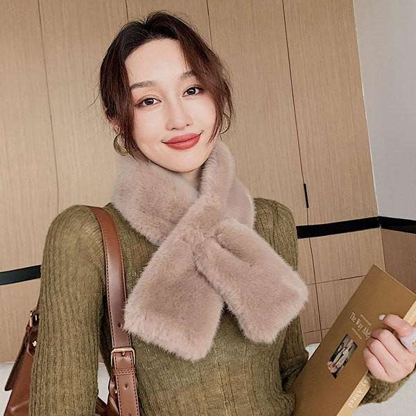 Jednobojna ženska puhasta marama pogodna za zimu