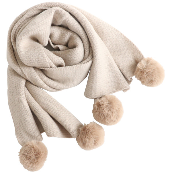 Ležerni pleteni ženski šal s perom