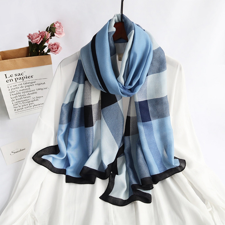 Elegantna ženska marama geometrijskih oblika dostupna u nekoliko boja