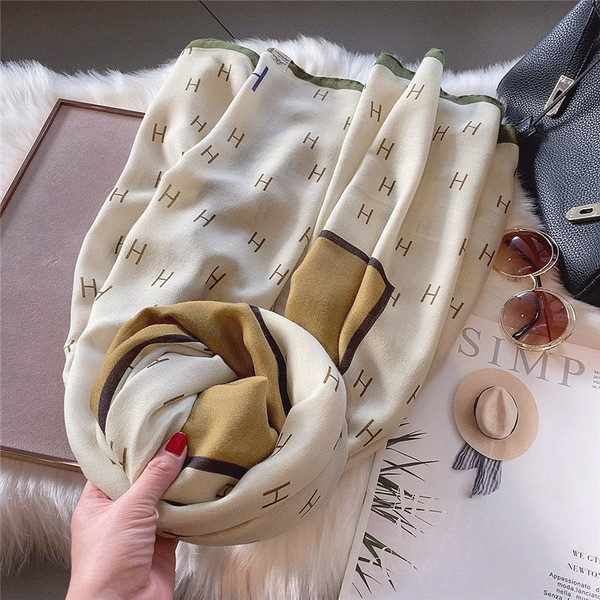 Ženski vuneni šal za zimu