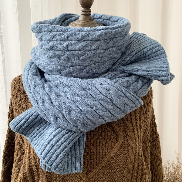 Jednobojni pleteni ženski šal pravokutnog oblika