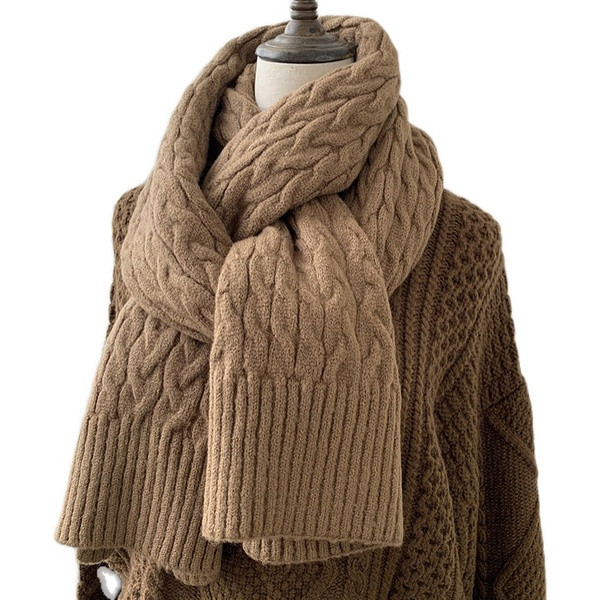 Jednobojni pleteni ženski šal pravokutnog oblika