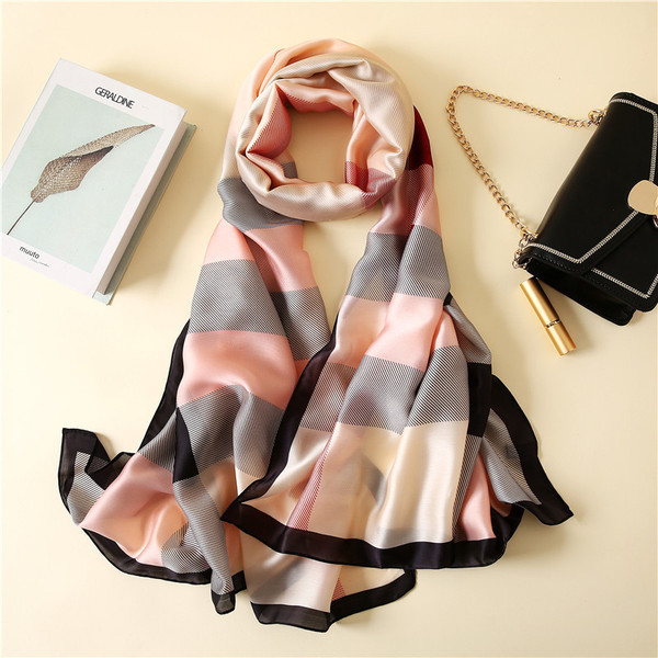 Ležerni ženski šal od imitacije svile