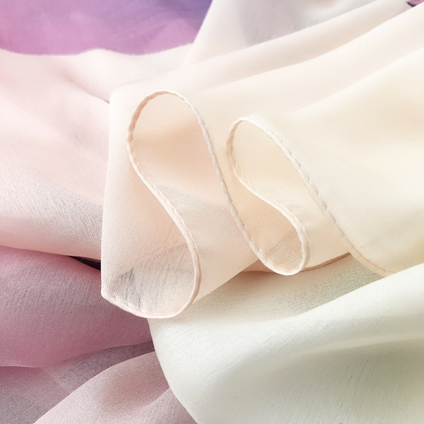 Eșarfă de damă modernă din mătase în culori irizate