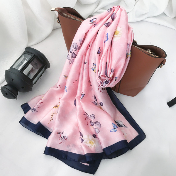 Svakodnevna ženska marama u obliku cvijeta