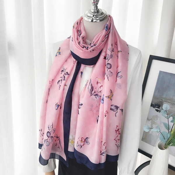 Svakodnevna ženska marama u obliku cvijeta