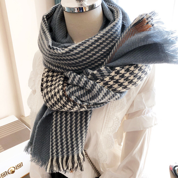 Ženski zimski vuneni šal s resama