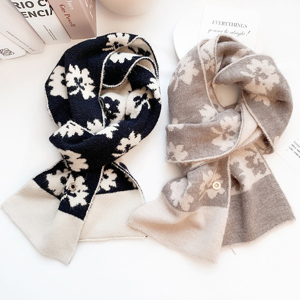 Casual ženski zimski vuneni šal u crnoj i bež boji