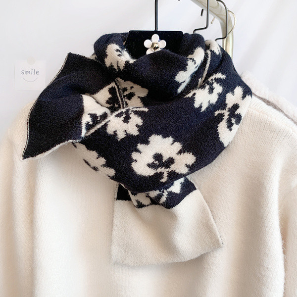 Casual ženski zimski vuneni šal u crnoj i bež boji