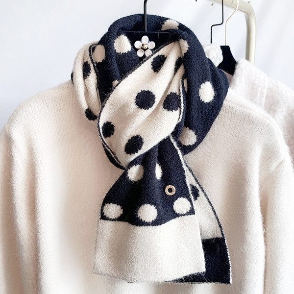 Ženski zimski vuneni šal na točkice u više boja
