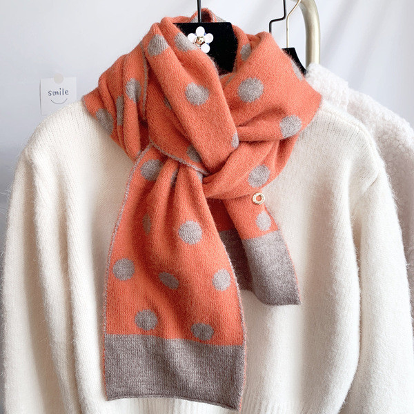 Ženski zimski vuneni šal na točkice u više boja