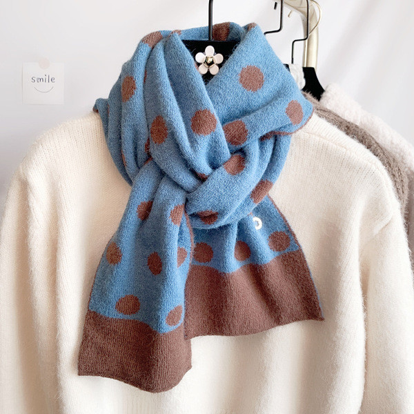 Ženski zimski vuneni šal na točkice u više boja