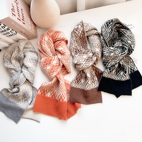 Ženski zimski vuneni šal u četiri boje