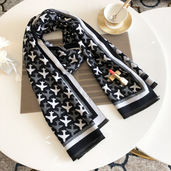 Dugi ženski mekani šal