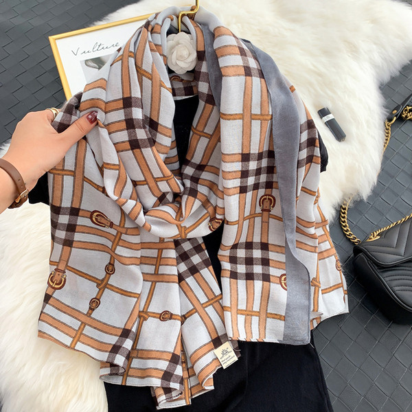 Ženski svileni šal s uzorkom u boji pogodan za jesen i proljeće