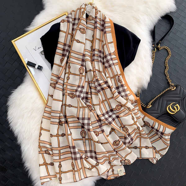 Ženski svileni šal s uzorkom u boji pogodan za jesen i proljeće