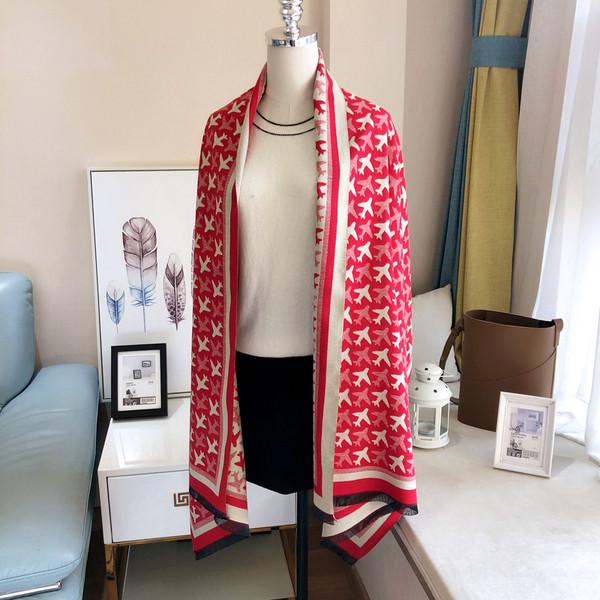 Novi model zimske ženske marame sa desnim ravnima