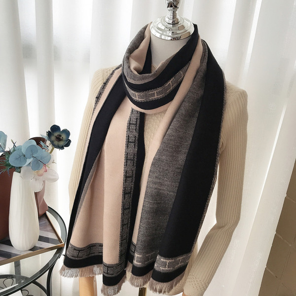 Ženski zimski debeli šal s resama