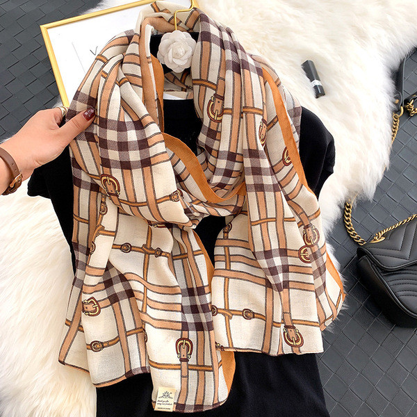 Karirani ženski šal za proljeće i jesen