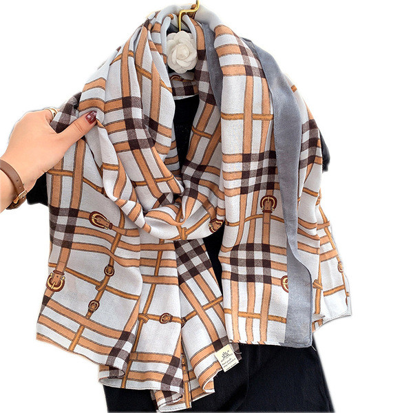 Karirani ženski šal za proljeće i jesen