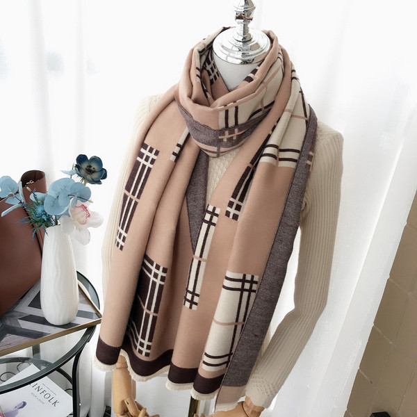 Ženski karirani šal smeđe boje