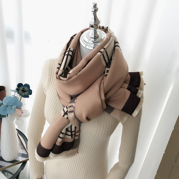 Ženski karirani šal smeđe boje