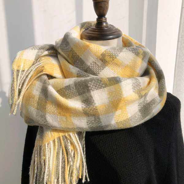 Ležerni ženski zimski šal sa žutim resama